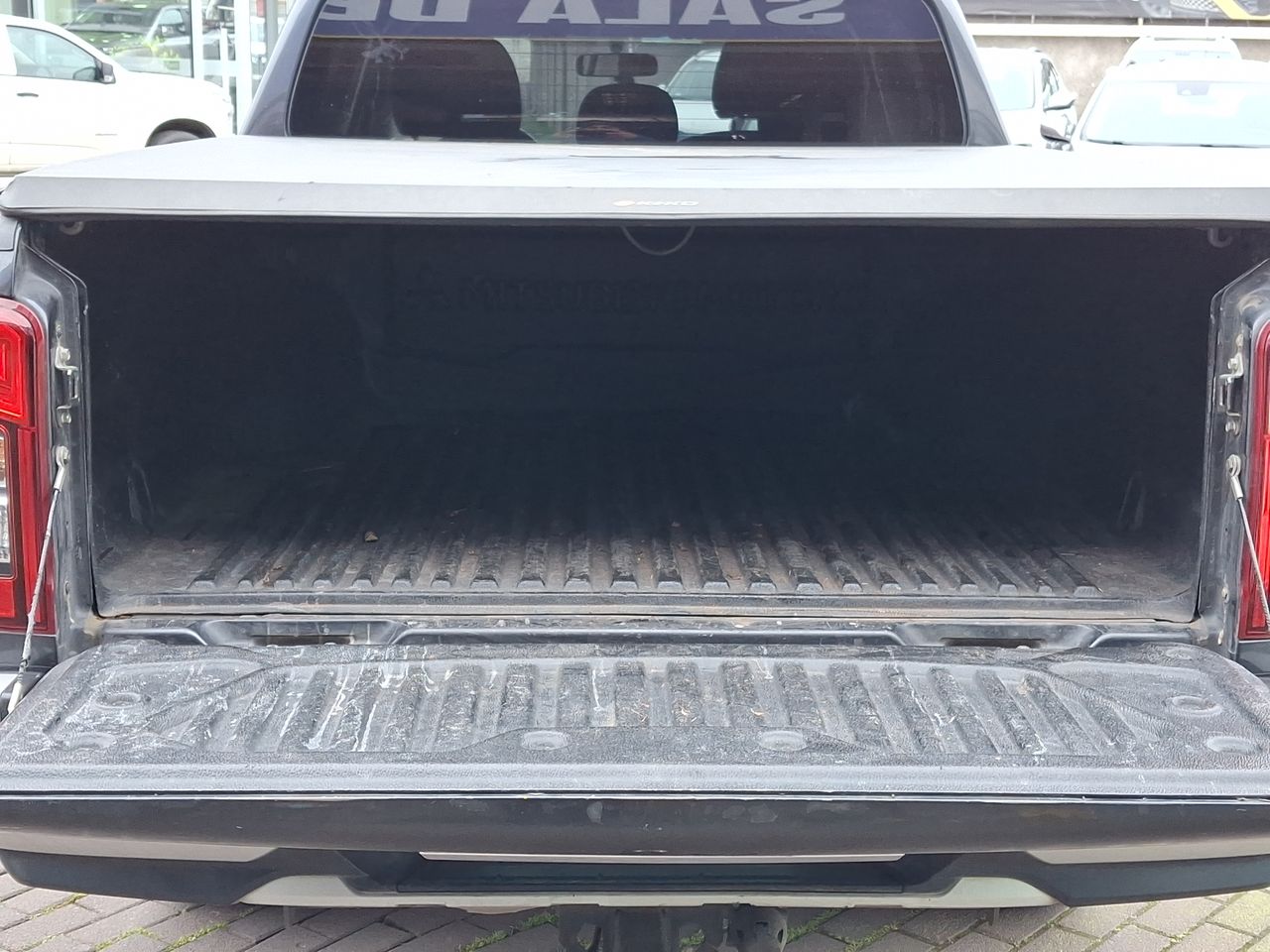 Mitsubishi L200 — foto 14 de 27