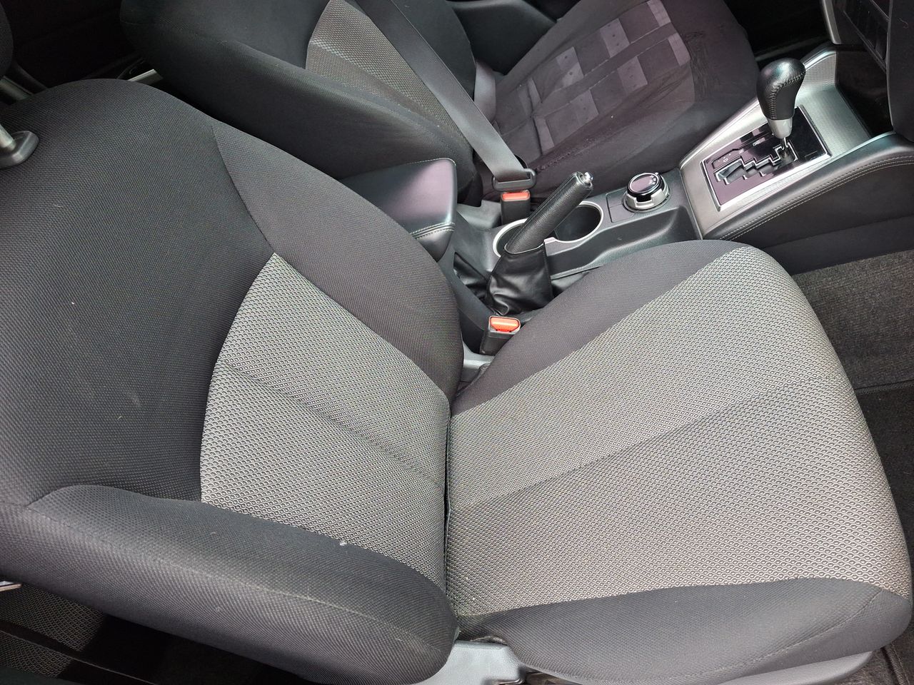 Mitsubishi L200 — foto 16 de 27