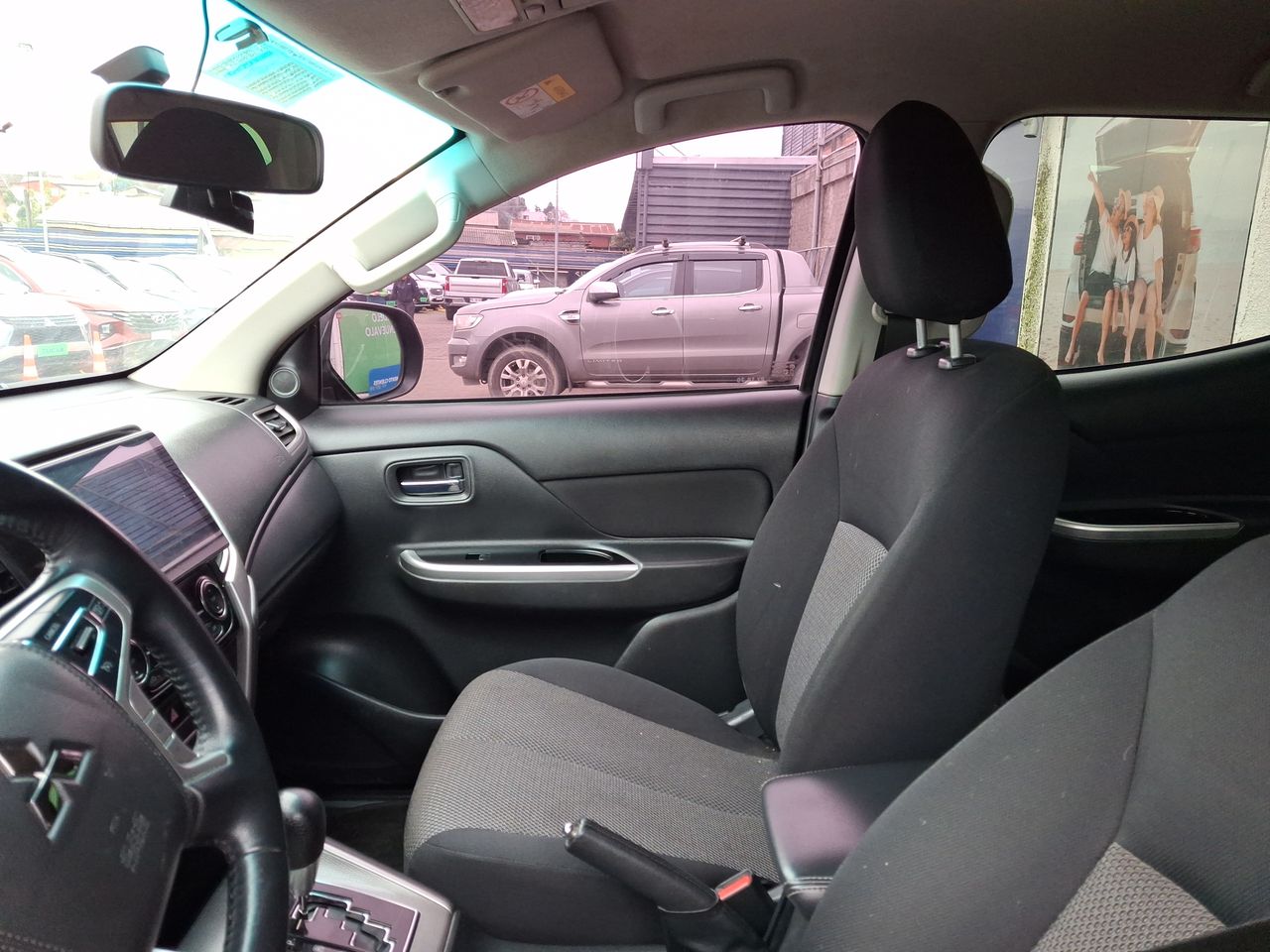 Mitsubishi L200 — foto 3 de 27