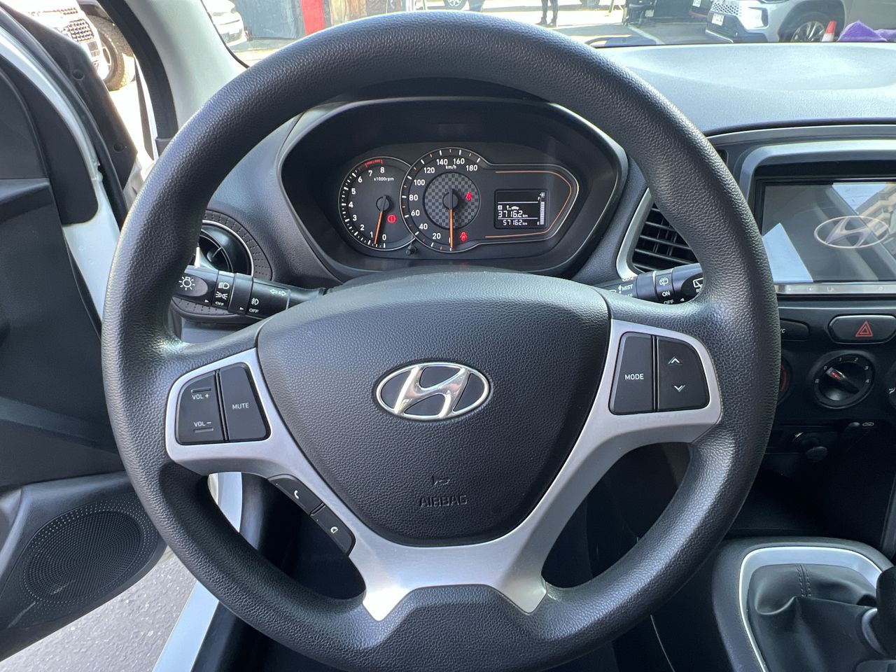 HYUNDAI - 26