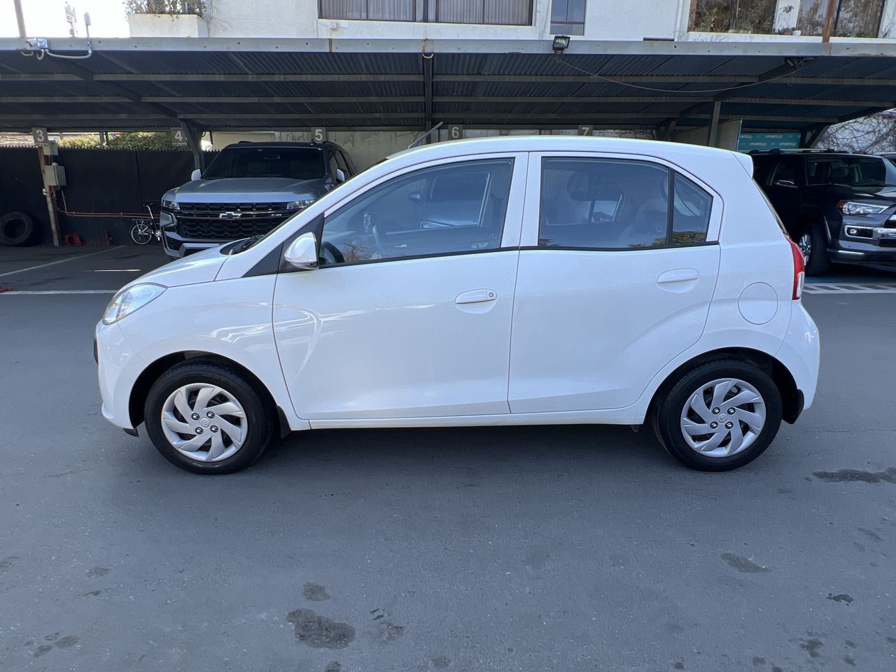 HYUNDAI - 4