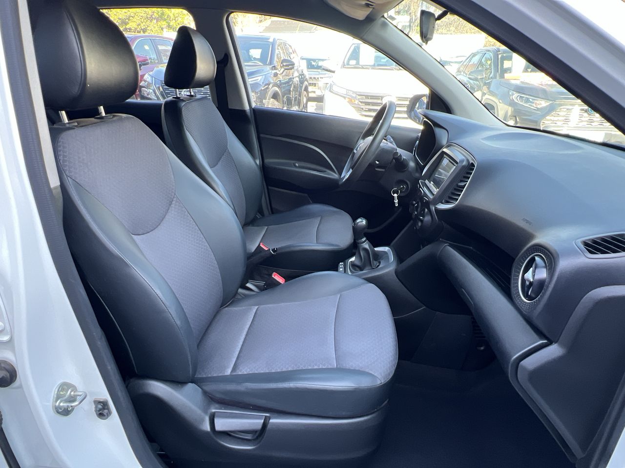HYUNDAI - 10