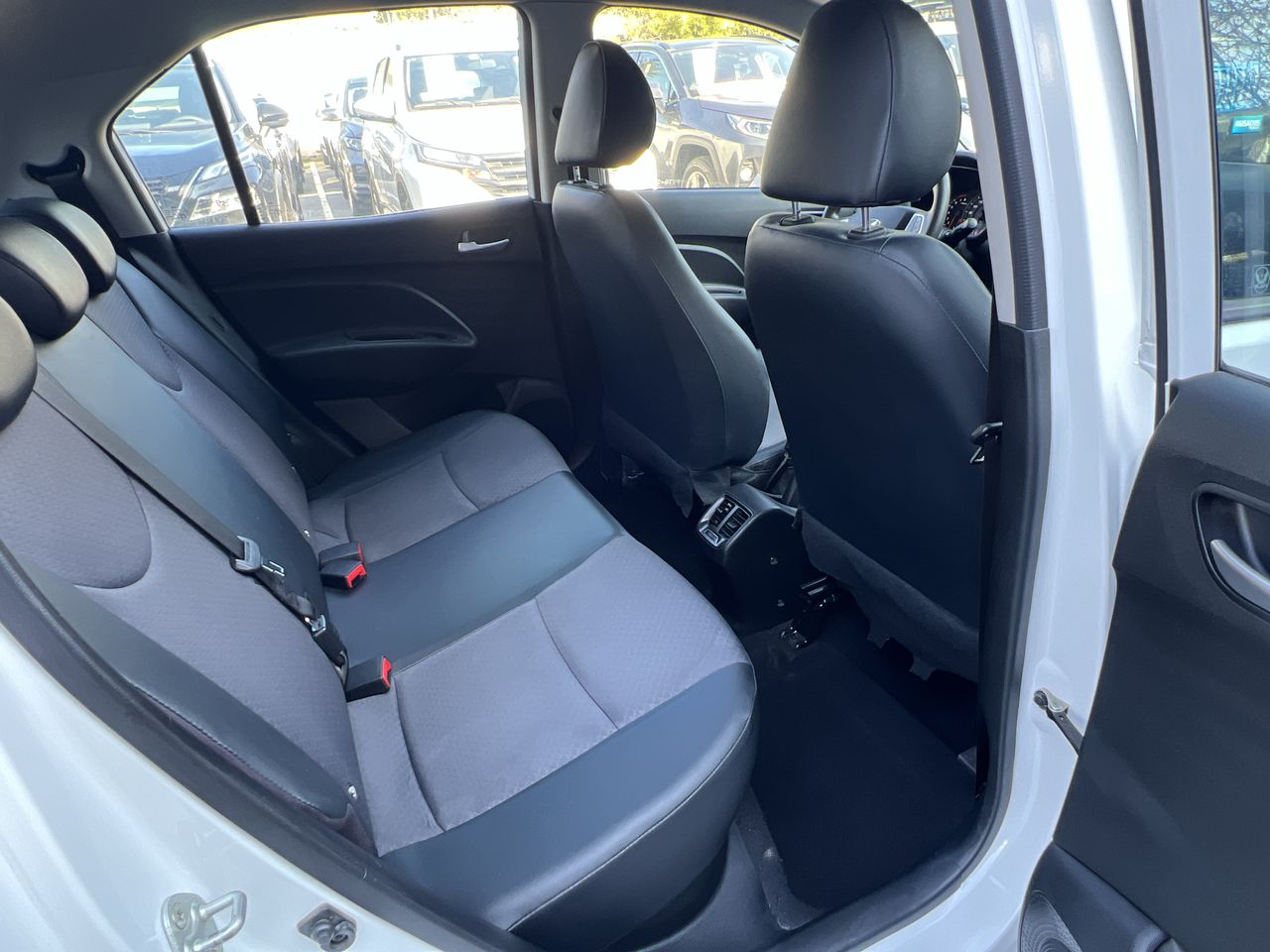 HYUNDAI - 11
