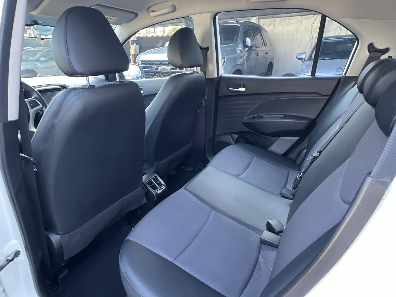 HYUNDAI - 15