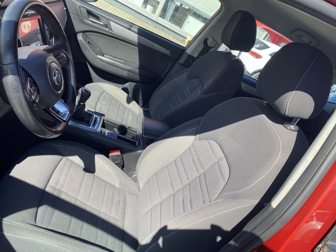 MG Rx5 — foto 16 de 26