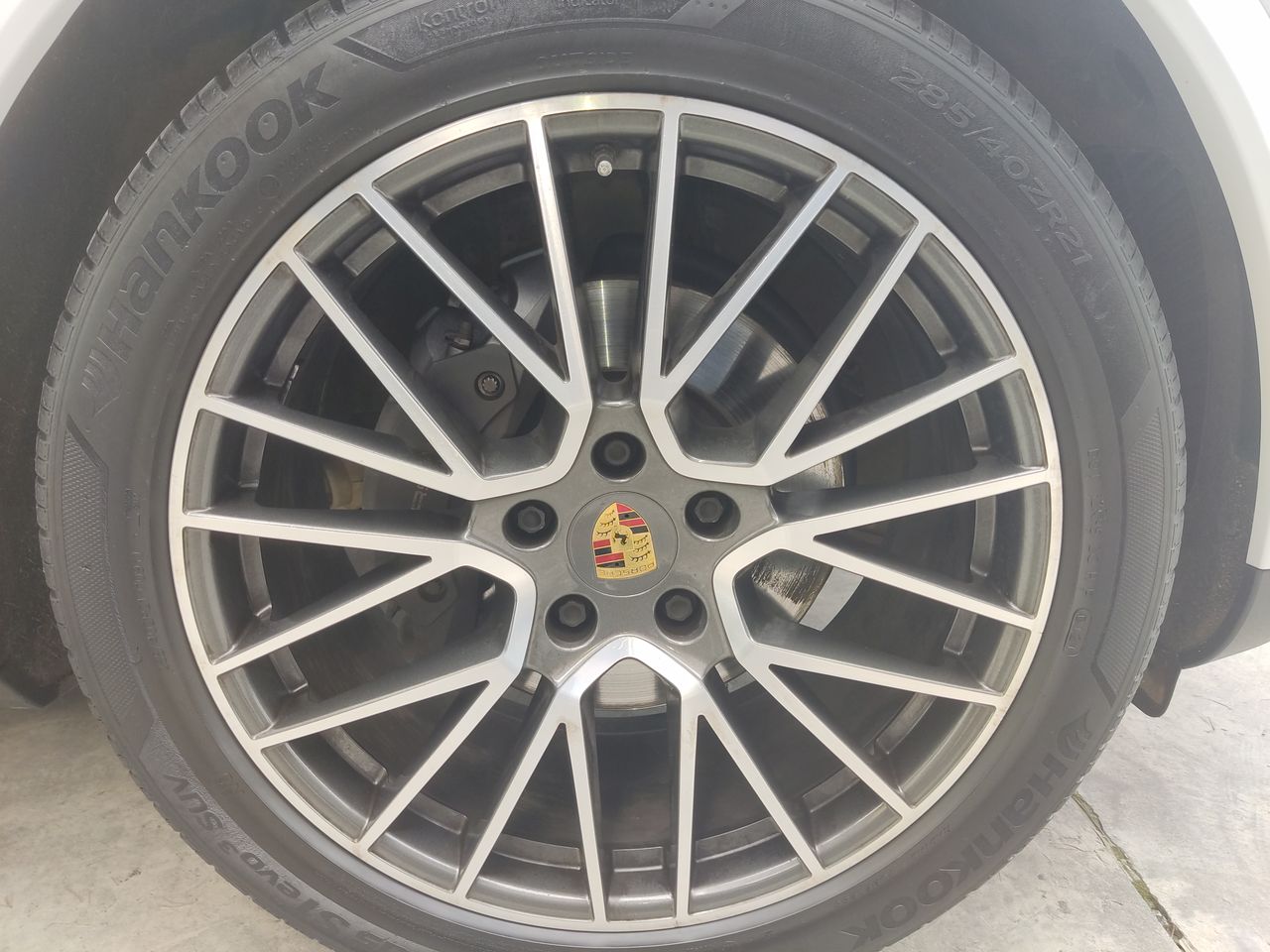 PORSCHE - 16