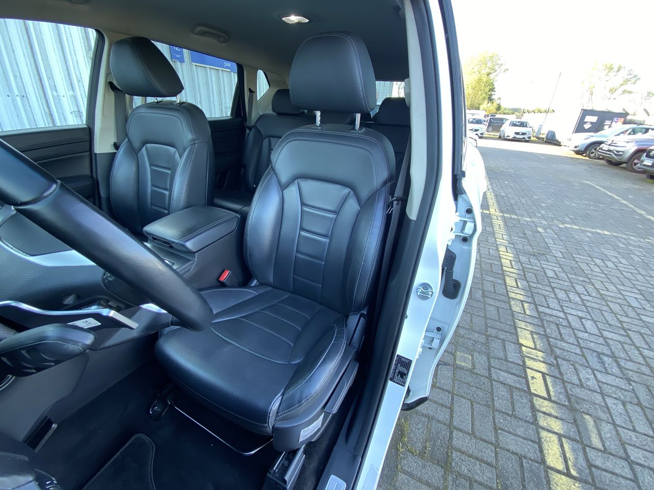 SSANGYONG - 23