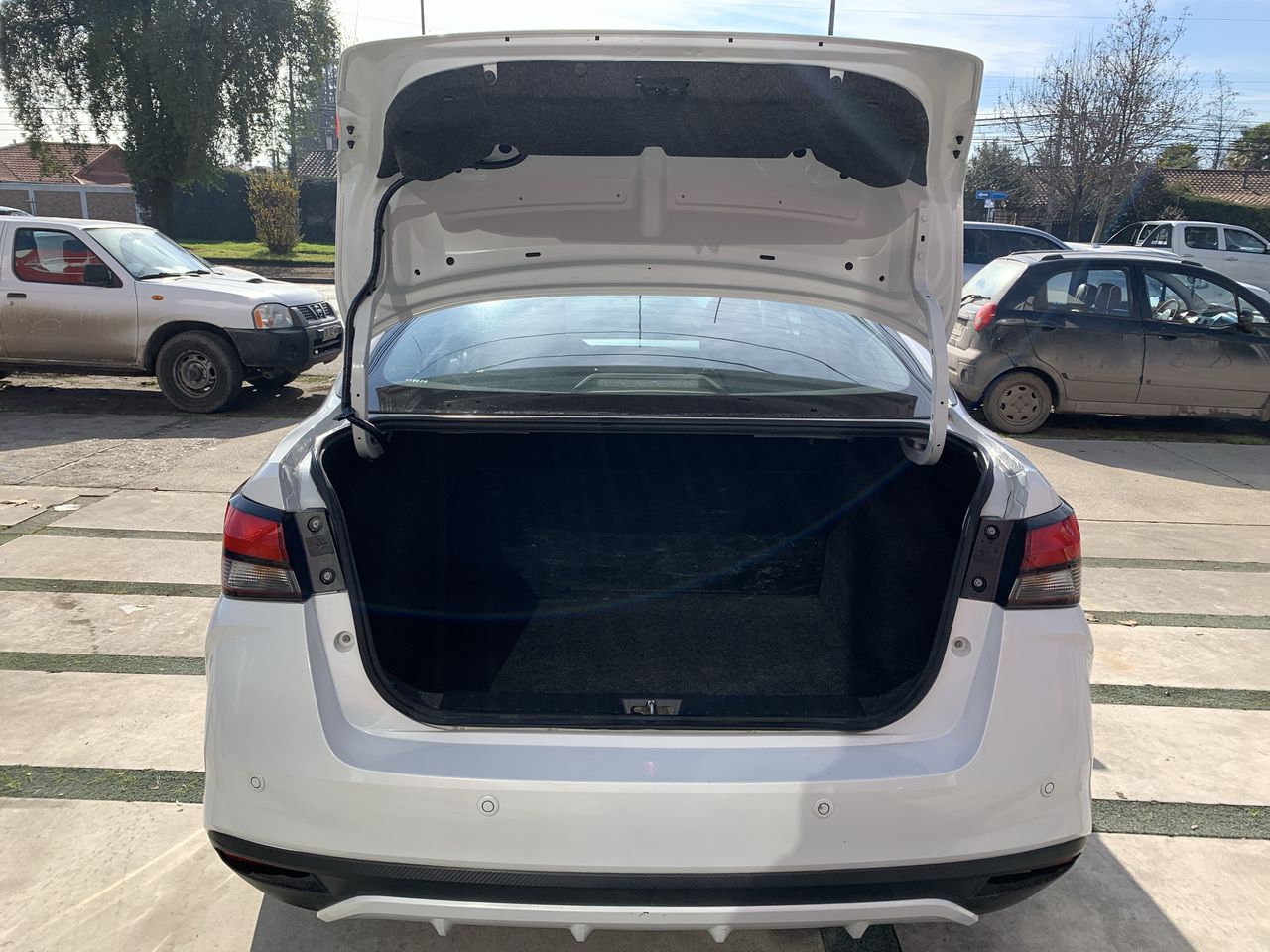 NISSAN - 13