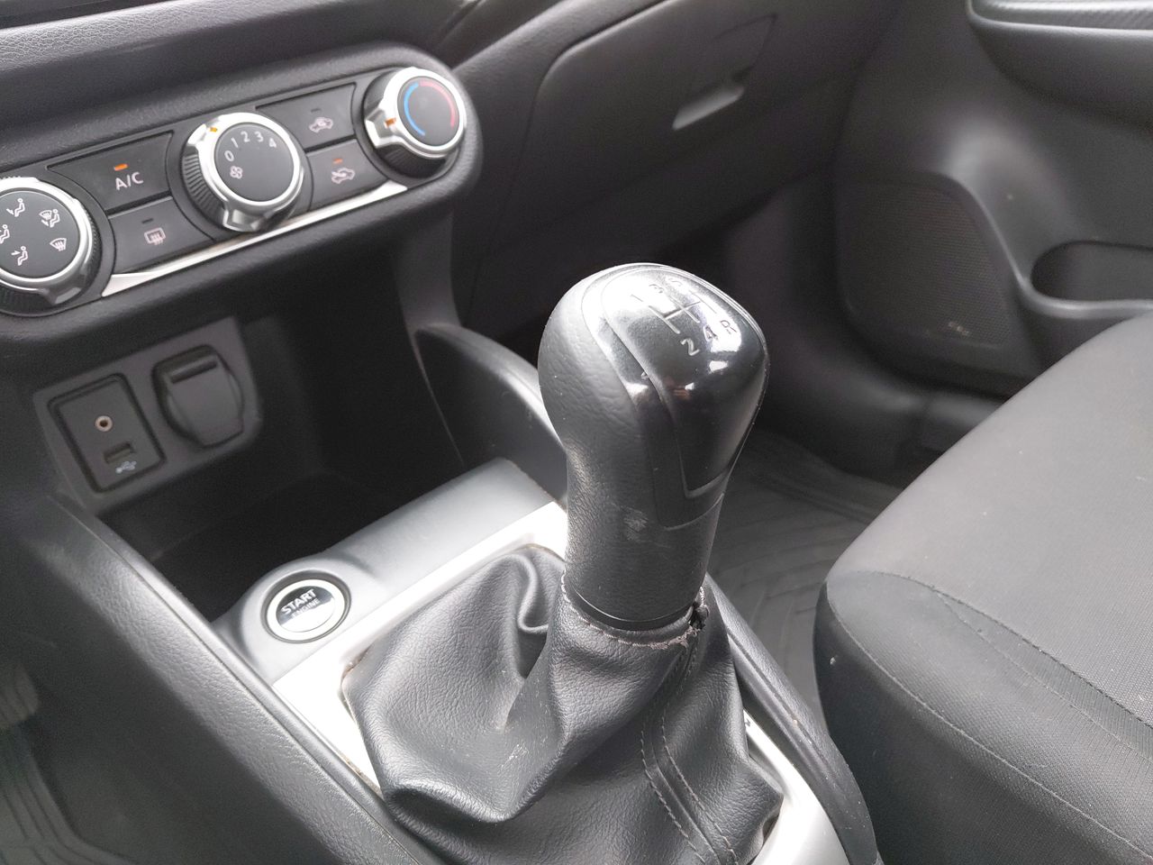 NISSAN - 27