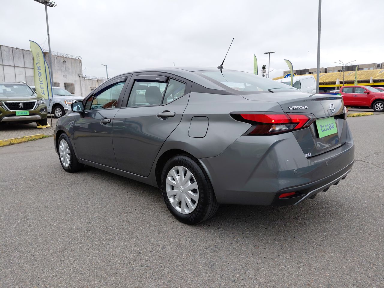 NISSAN - 5