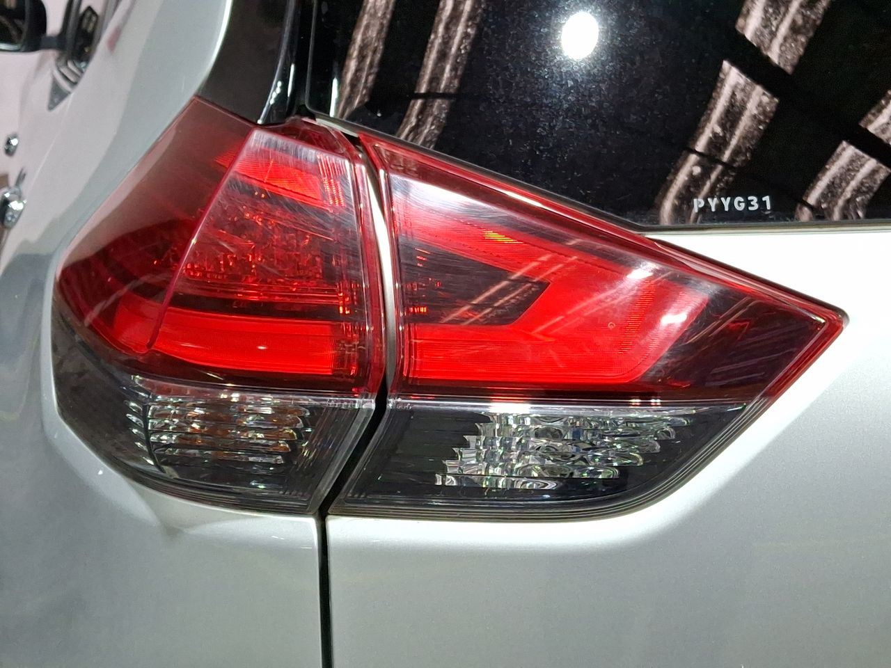 NISSAN - 19