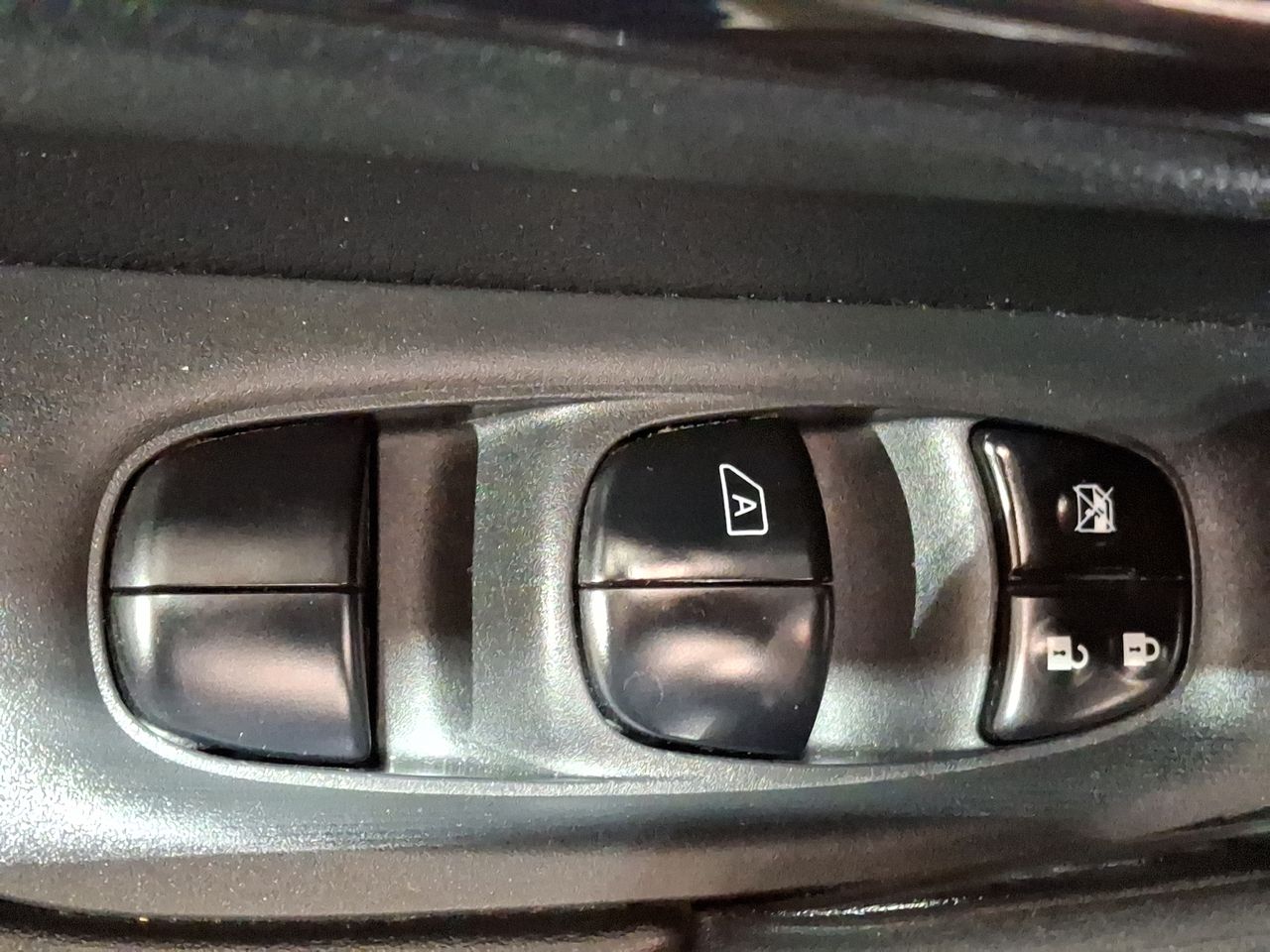 NISSAN - 21