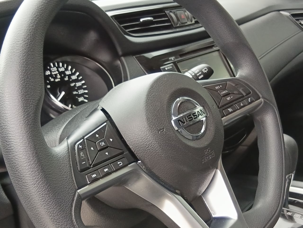 Nissan X-Trail — foto 27 de 35