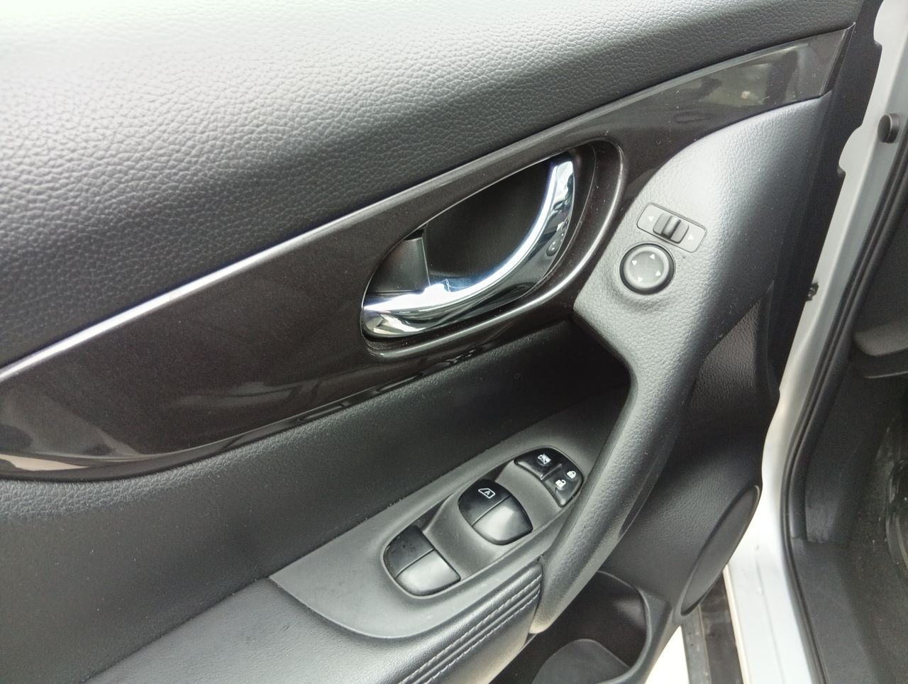 Nissan X-Trail — foto 23 de 35