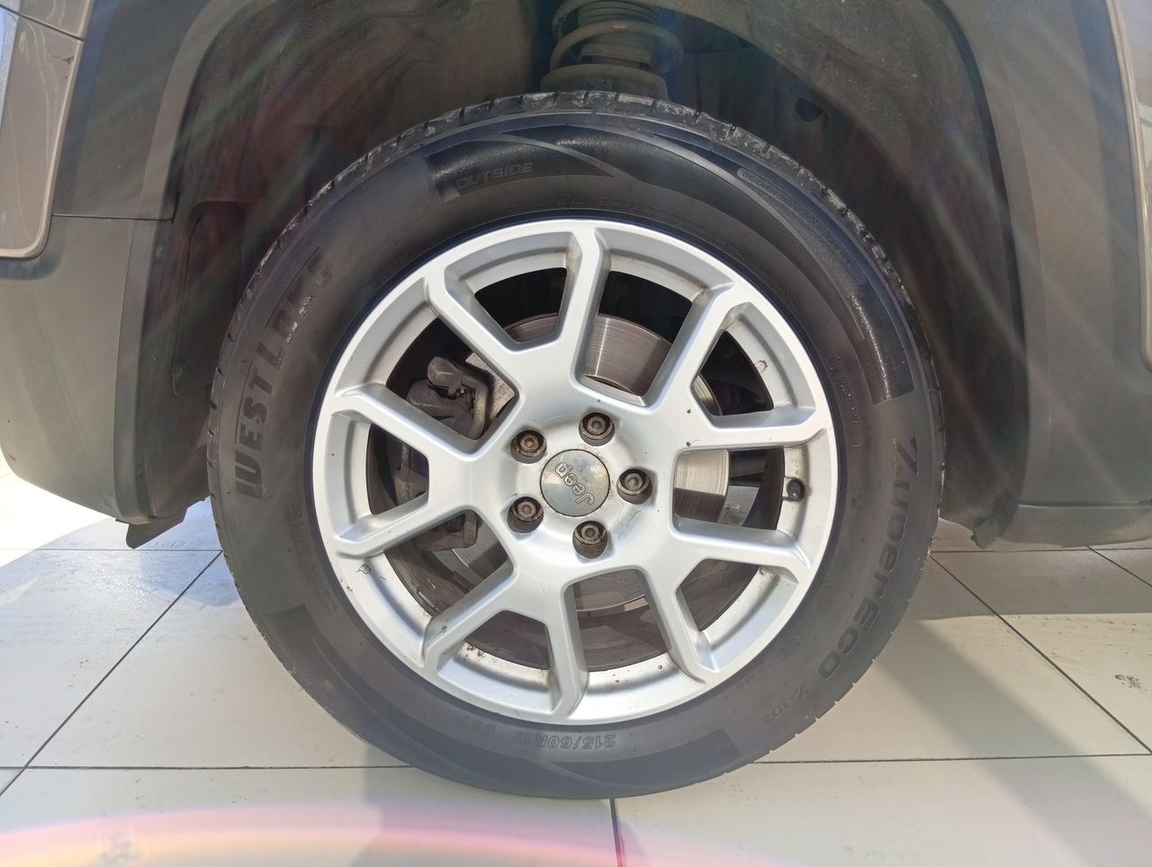 Jeep Renegade — foto 10 de 27