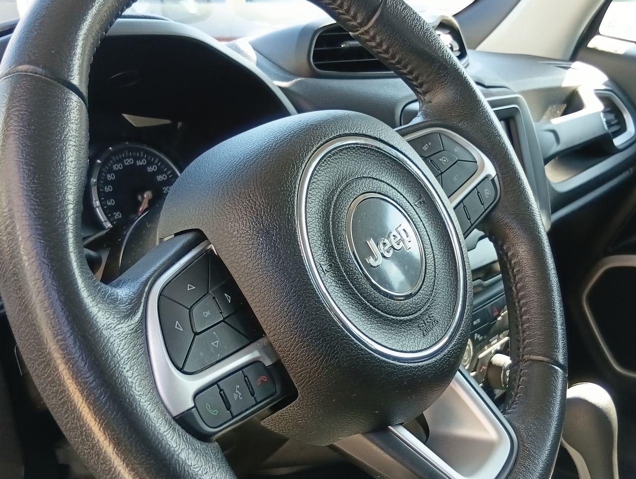 Jeep Renegade — foto 19 de 27