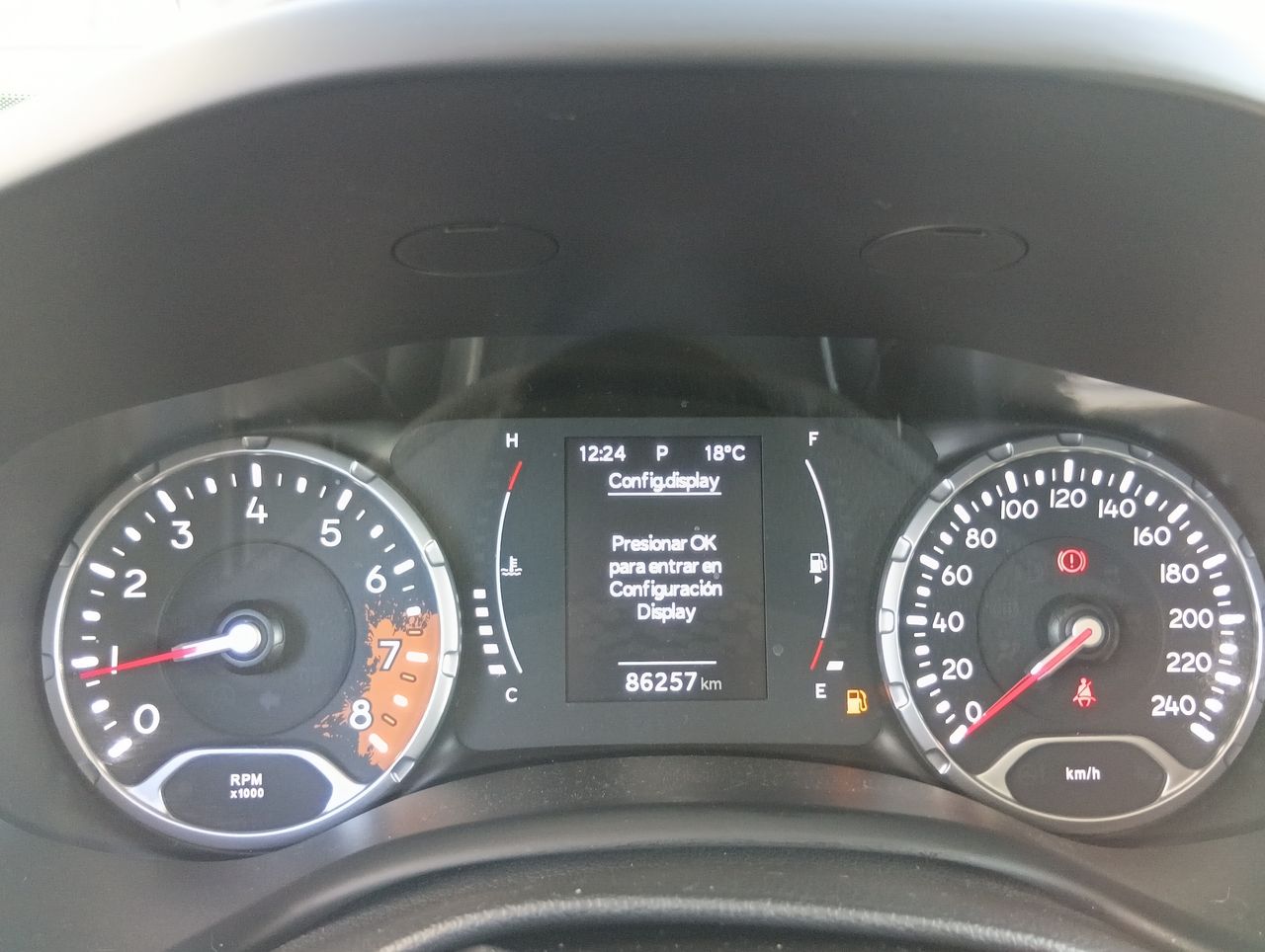 Jeep Renegade — foto 24 de 27