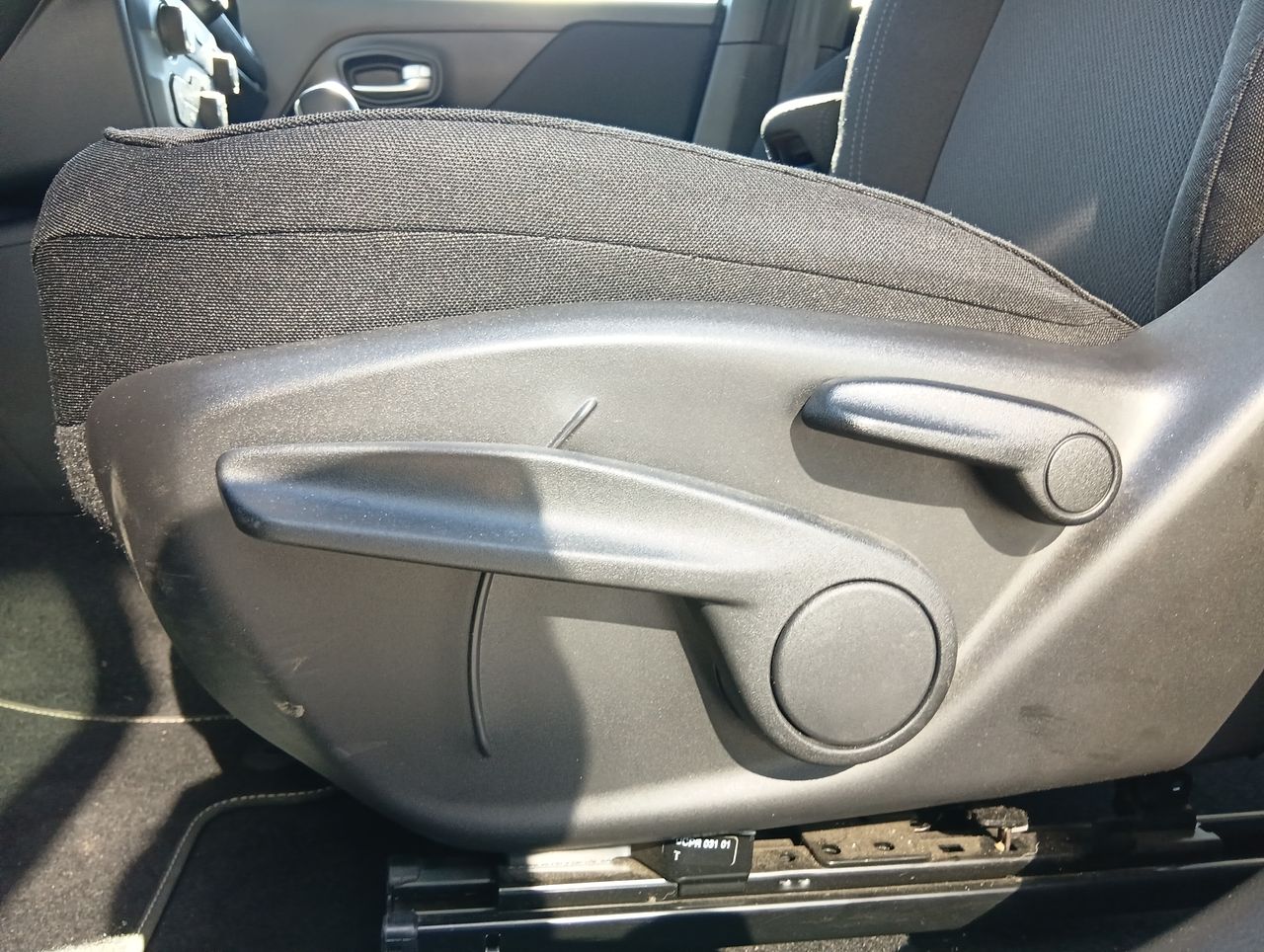 Jeep Renegade — foto 16 de 27