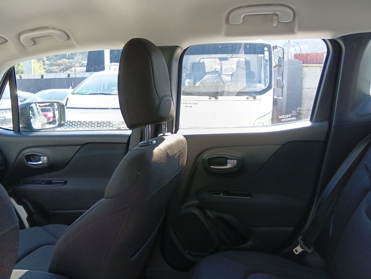 Jeep Renegade — foto 2 de 27