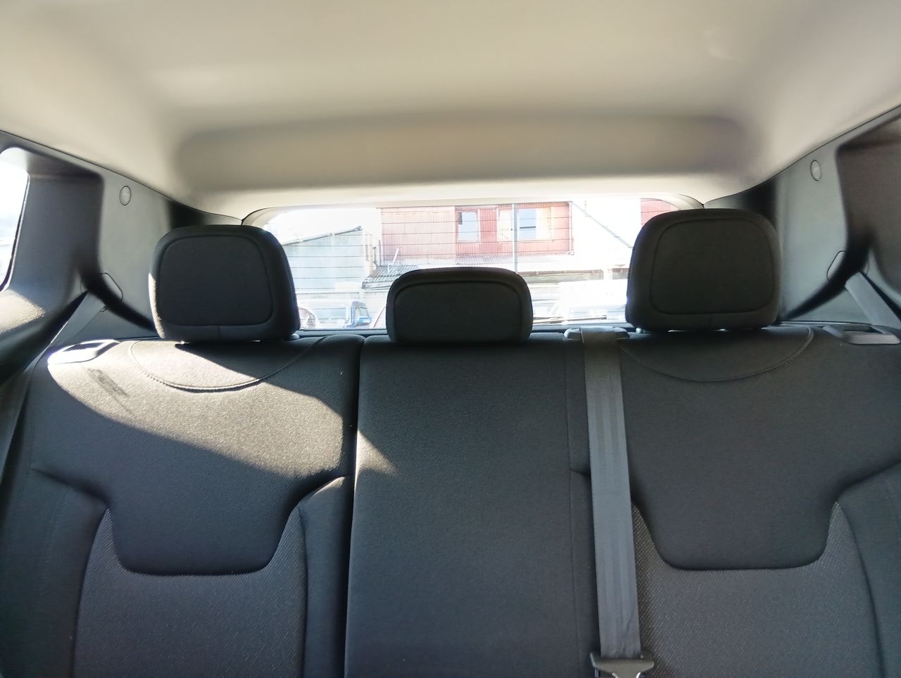 Jeep Renegade — foto 4 de 27