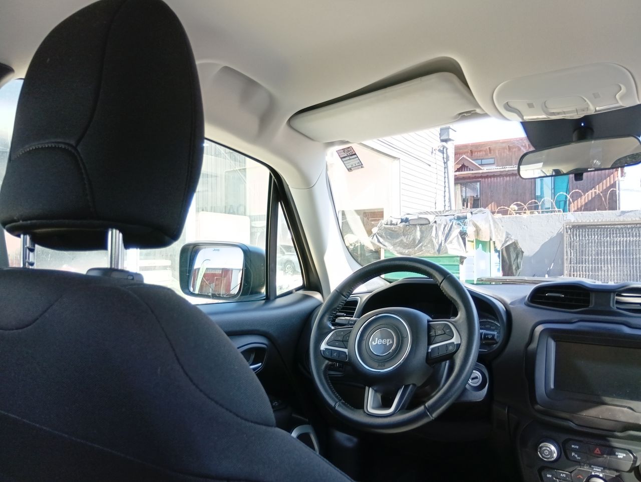 Jeep Renegade — foto 7 de 27