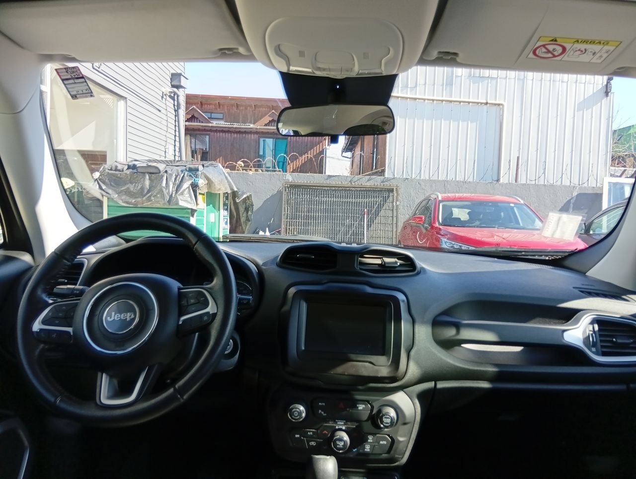 Jeep Renegade — foto 8 de 27