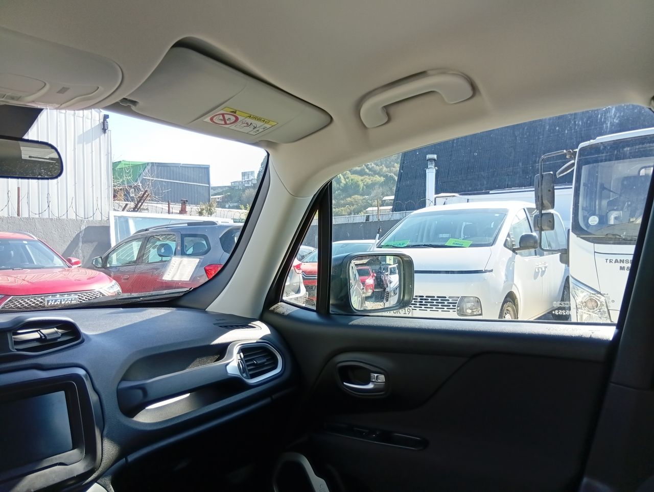 Jeep Renegade — foto 9 de 27