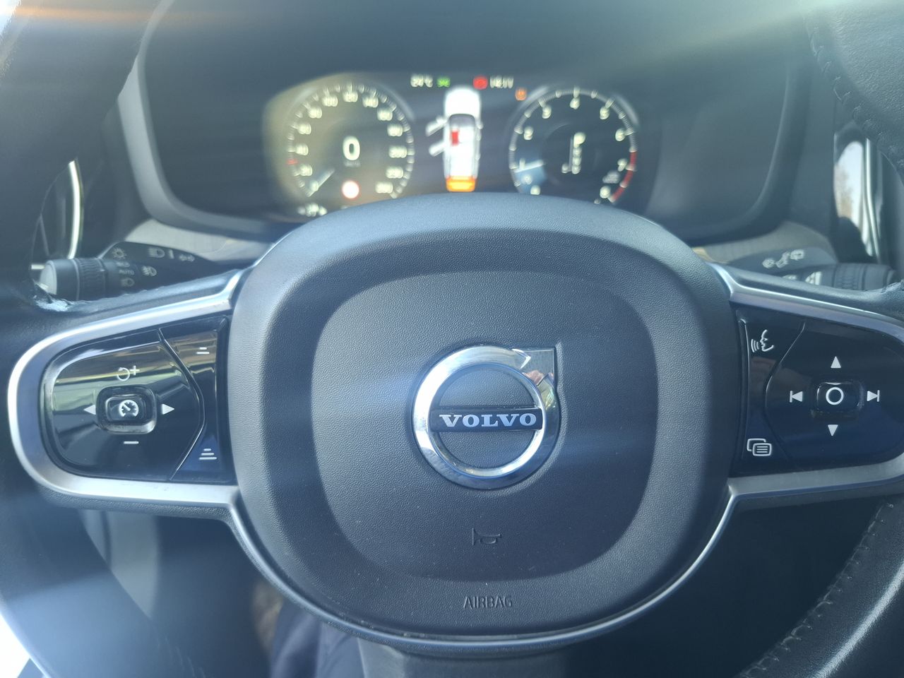 VOLVO - 25