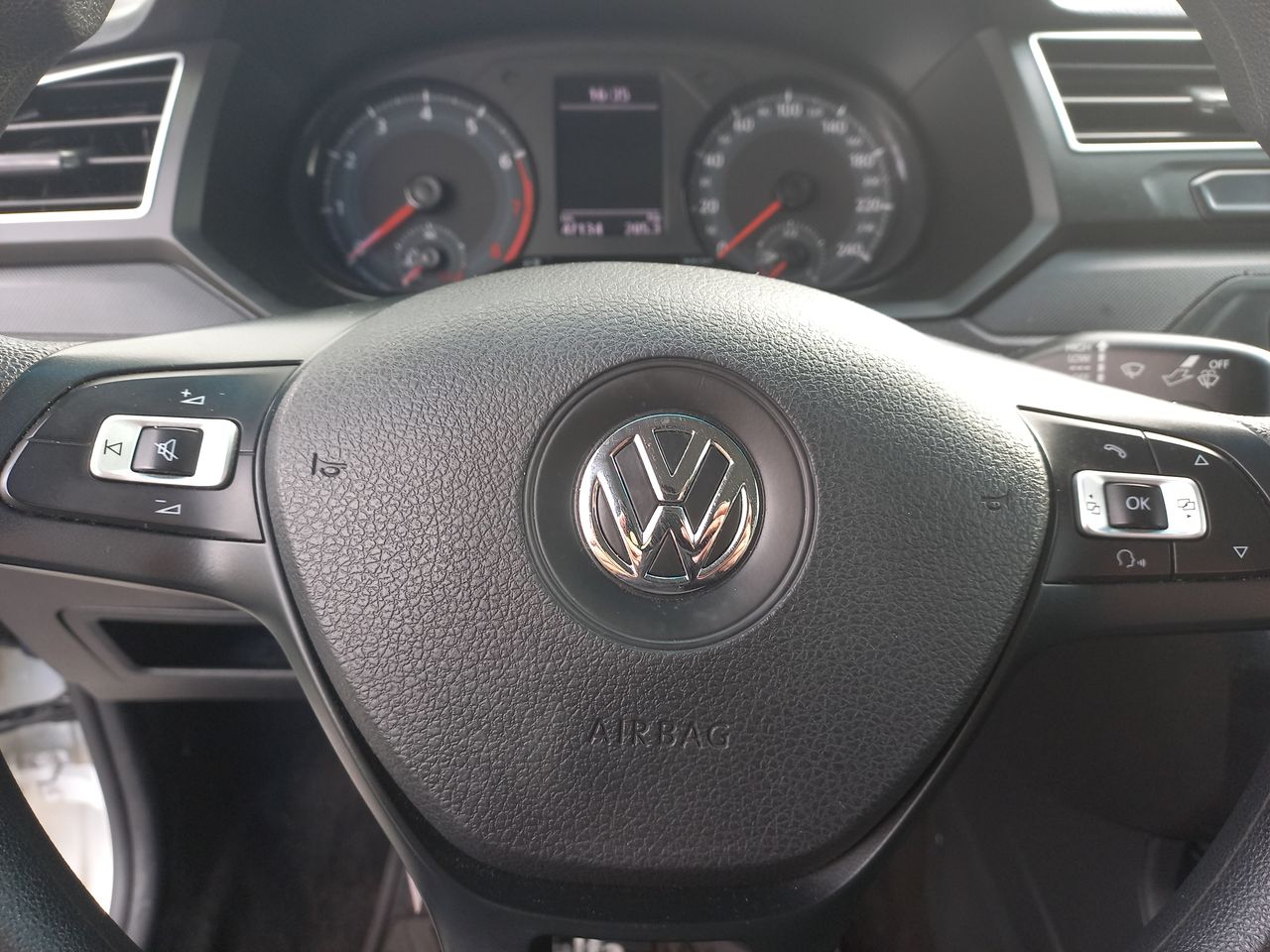 VOLKSWAGEN - 26