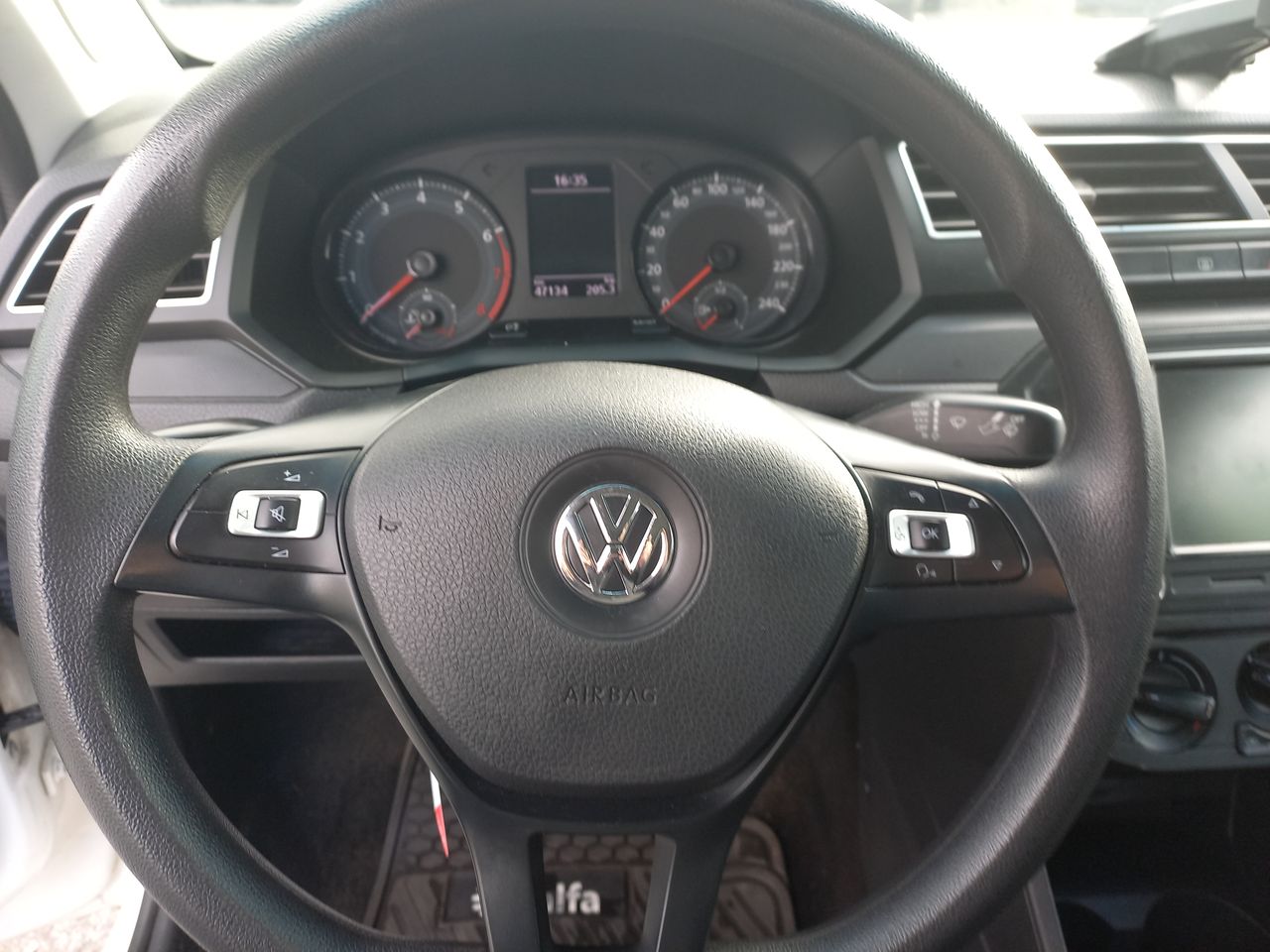 VOLKSWAGEN - 25
