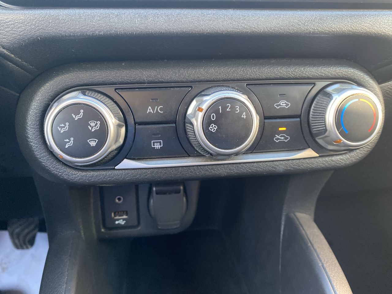 NISSAN - 27