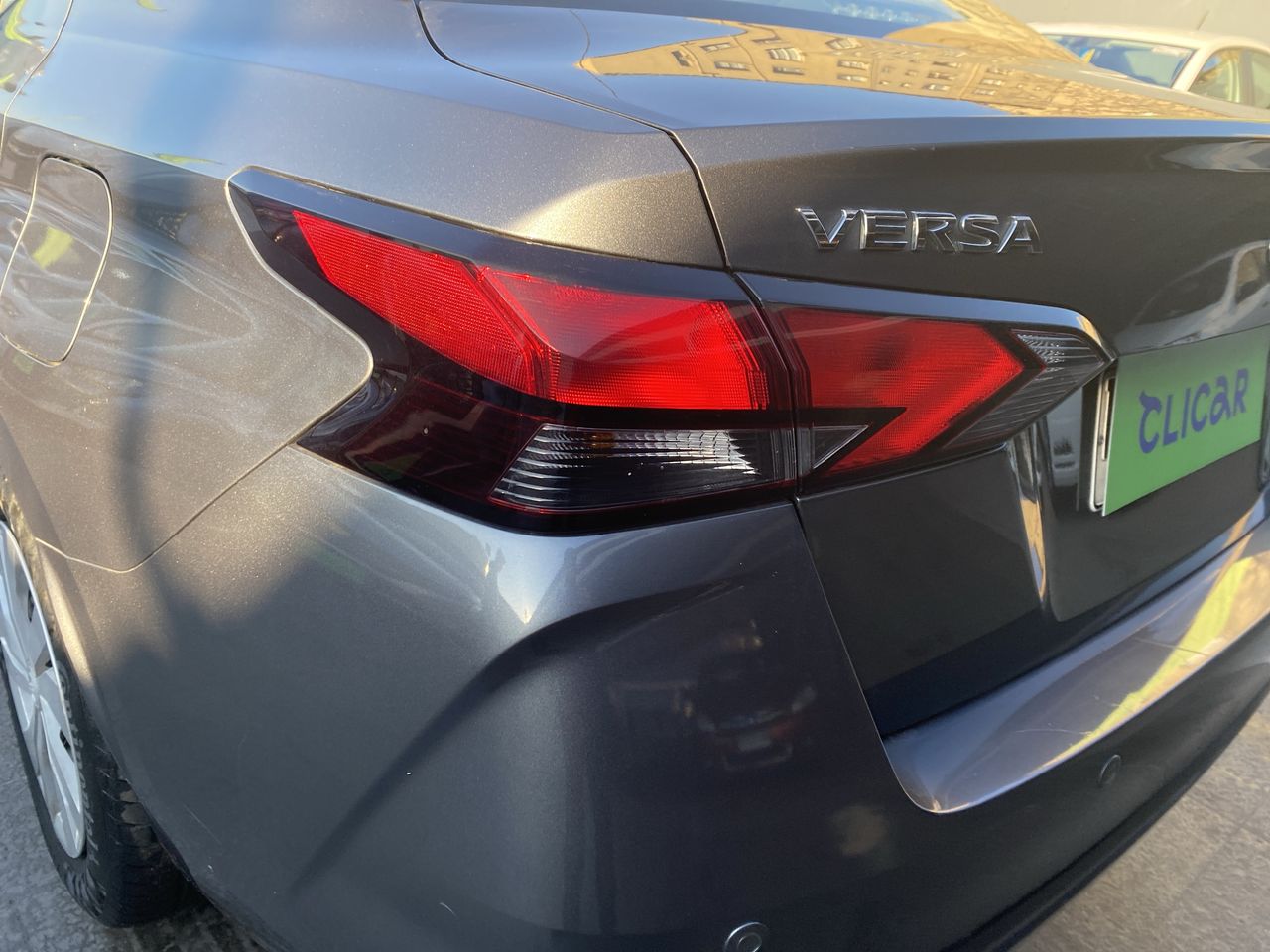 NISSAN - 19