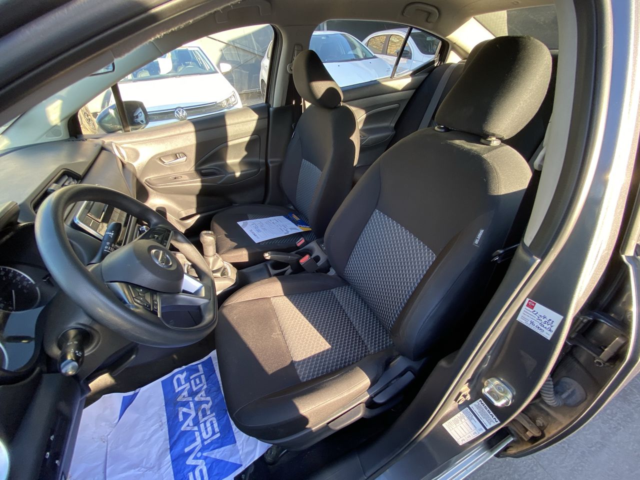 NISSAN - 22