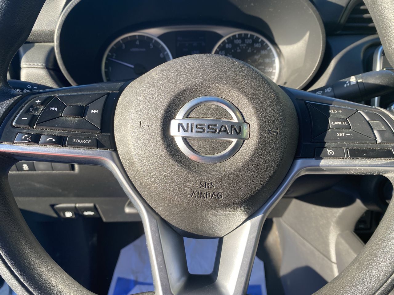 NISSAN - 24