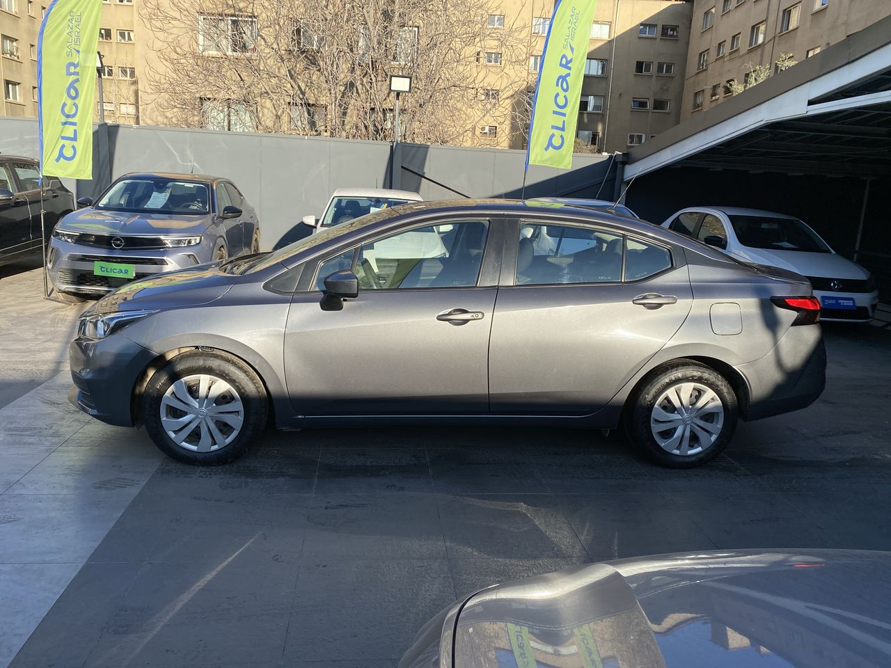 NISSAN - 4