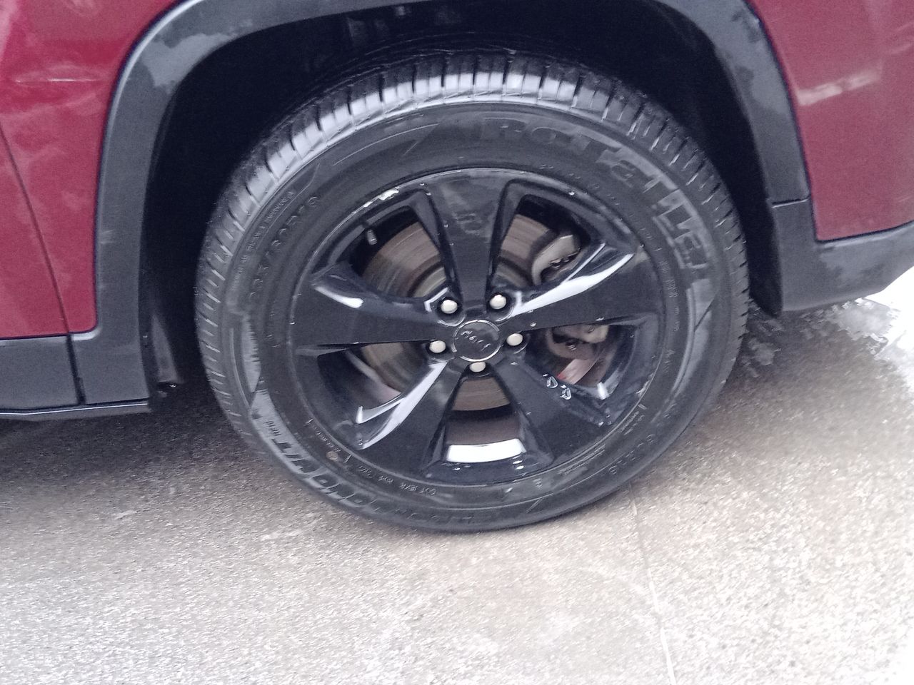 Jeep Cherokee — foto 8 de 26