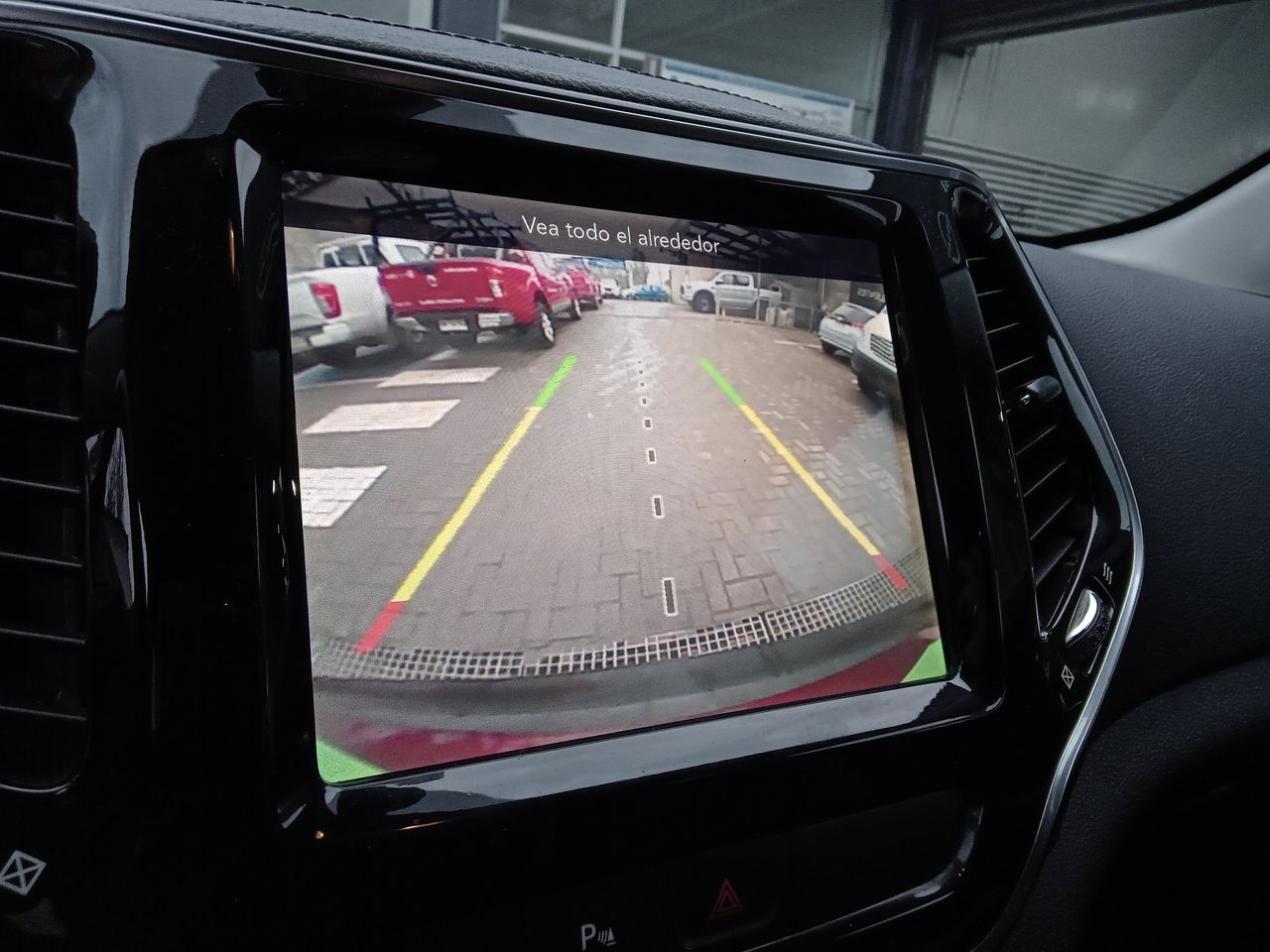 Jeep Cherokee — foto 20 de 26