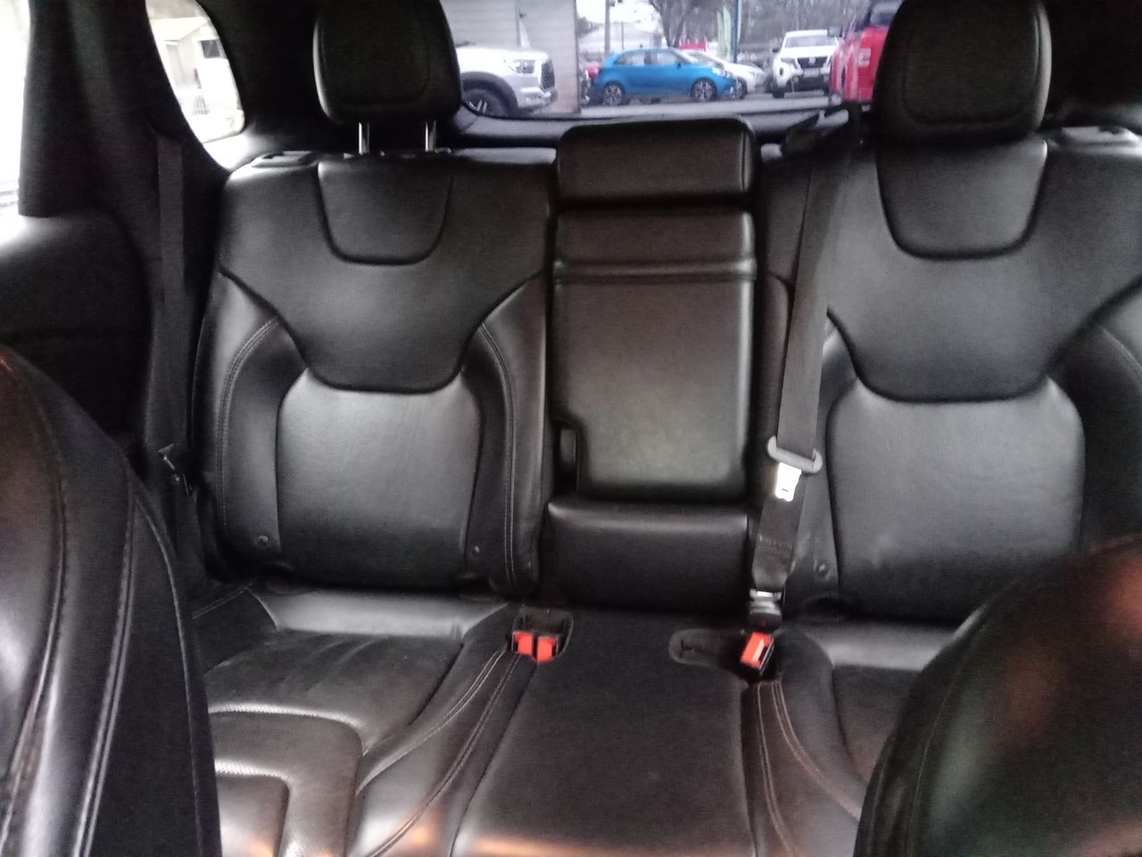 Jeep Cherokee — foto 25 de 26