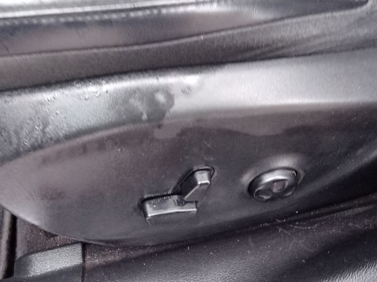 Jeep Cherokee — foto 14 de 26