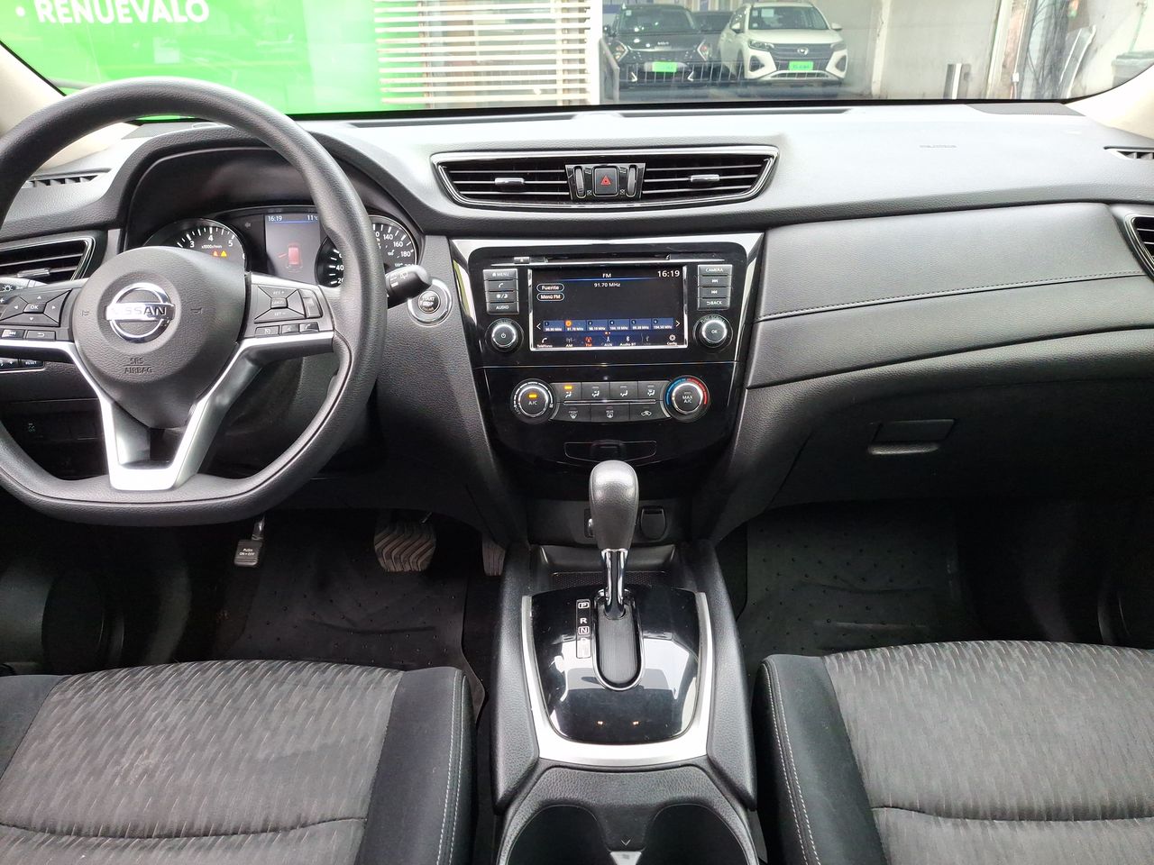 NISSAN - 24