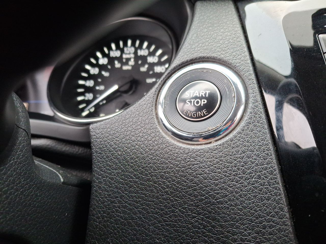NISSAN - 28