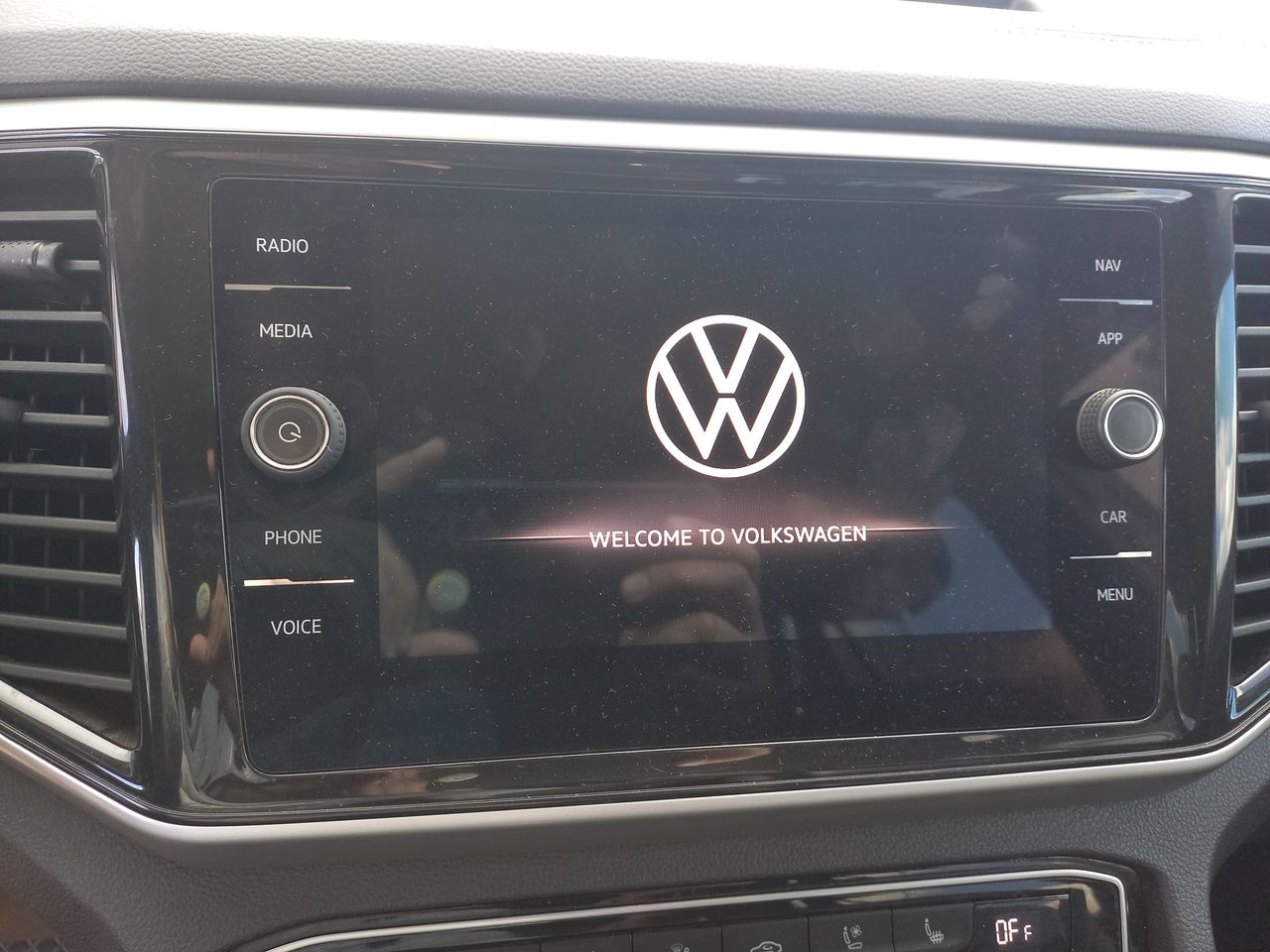 VOLKSWAGEN - 27