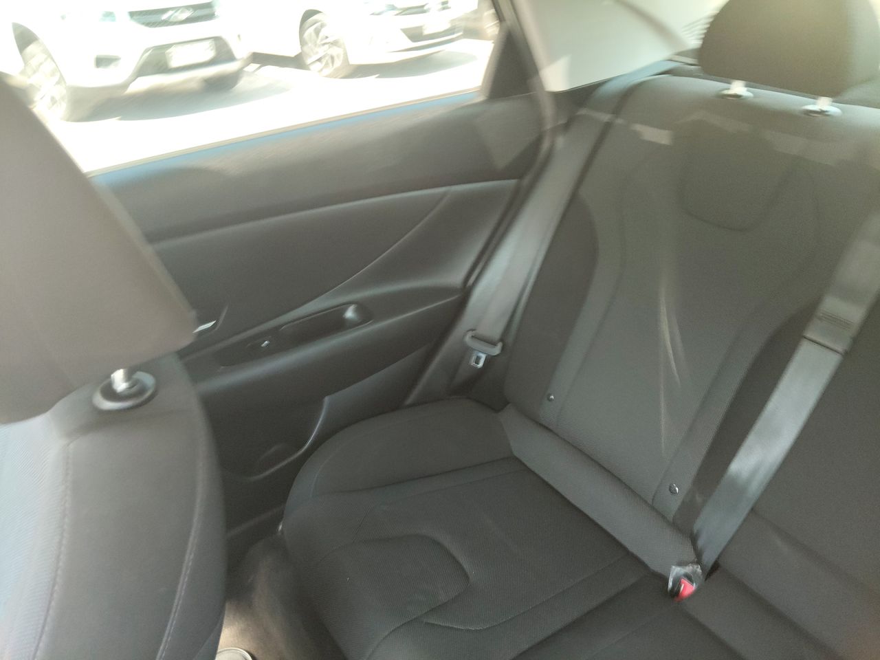 HYUNDAI - 12