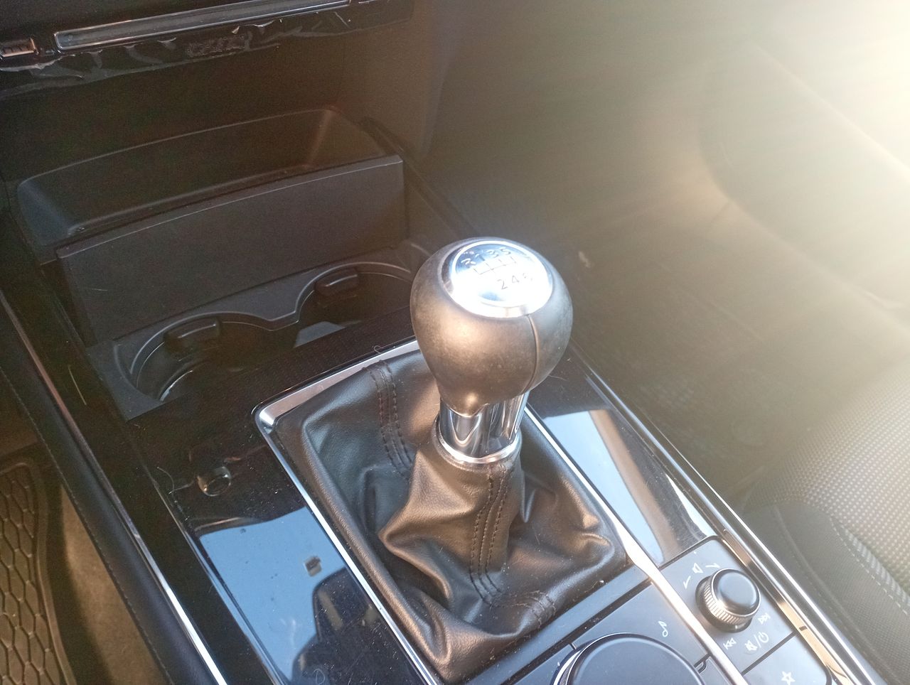 MAZDA - 14