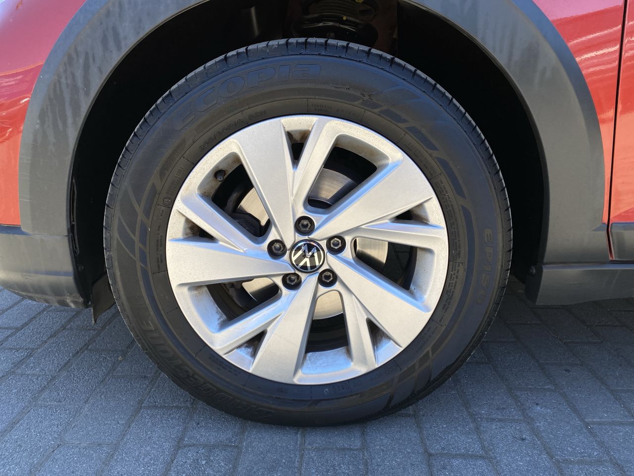 VOLKSWAGEN - 17