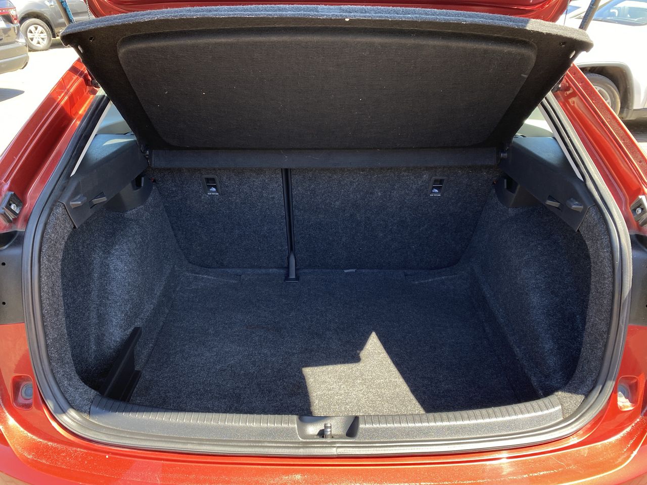 VOLKSWAGEN - 21