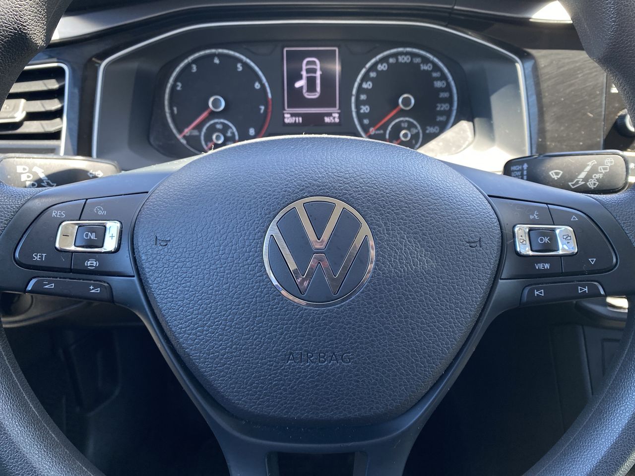 VOLKSWAGEN - 25