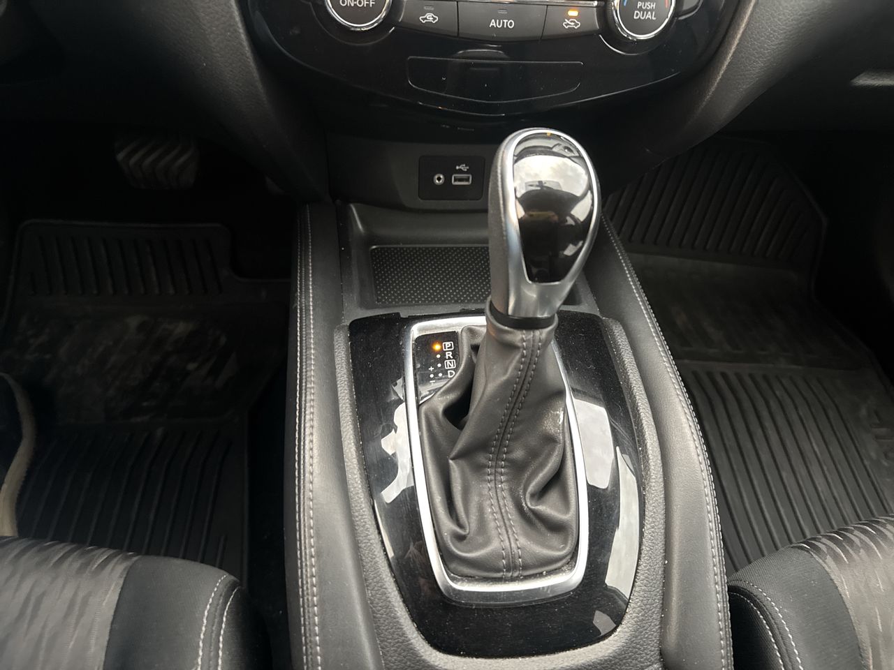 NISSAN - 25
