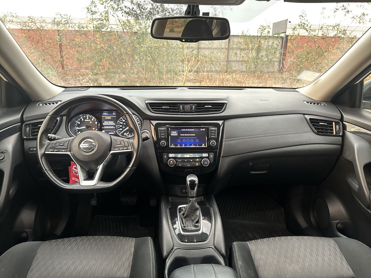 NISSAN - 26