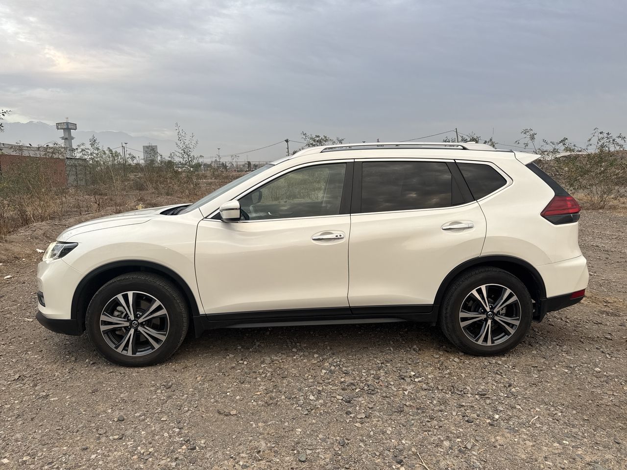 NISSAN - 4